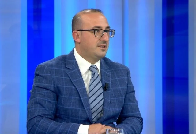 “Rama s’ka ku fshihet më”/ Vendimi për Ballukun, reagon deputeti: Belinda firmosi 80% të VKM-ve, po përballen me…