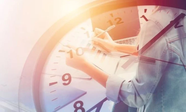 Raporti i OIT, sa orë në javë punojnë shqiptarët dhe krahasimi me vendet e tjera