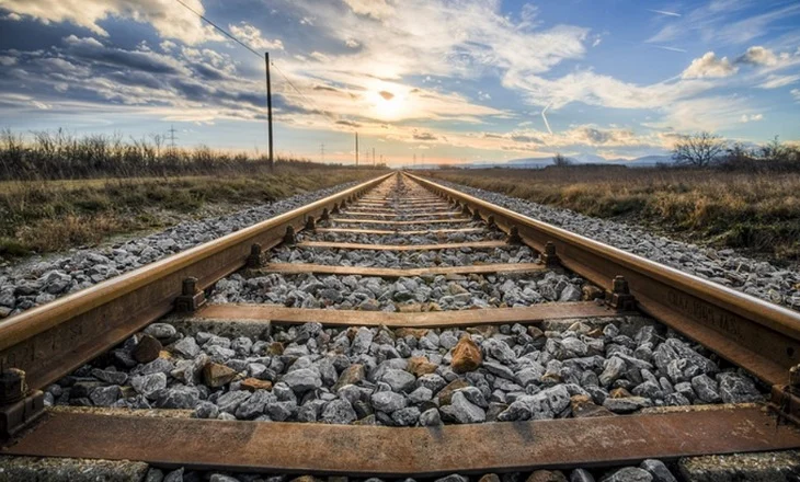 Rikthehet treni në Tiranë, qeveria hap thesin e fondeve për linjat hekurudhore strategjike