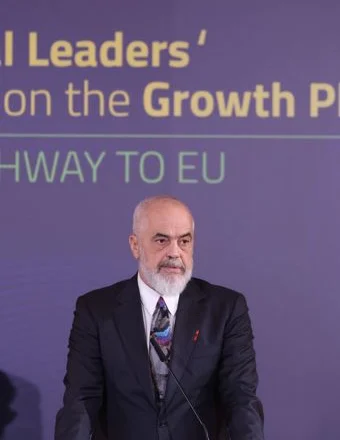 Robert Papa paralajmëron arrestimin e Edi Ramës, ja informacionet që kanë në duar amerikanët, kryeministri del i…