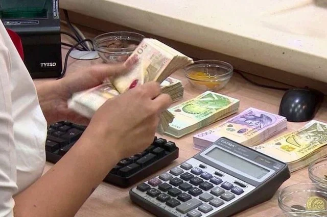 Rritje pagash në administratë, qeveria hap “thesin”, ja sa do të rriten rrogat për mësuesit, infermierët dhe policët…