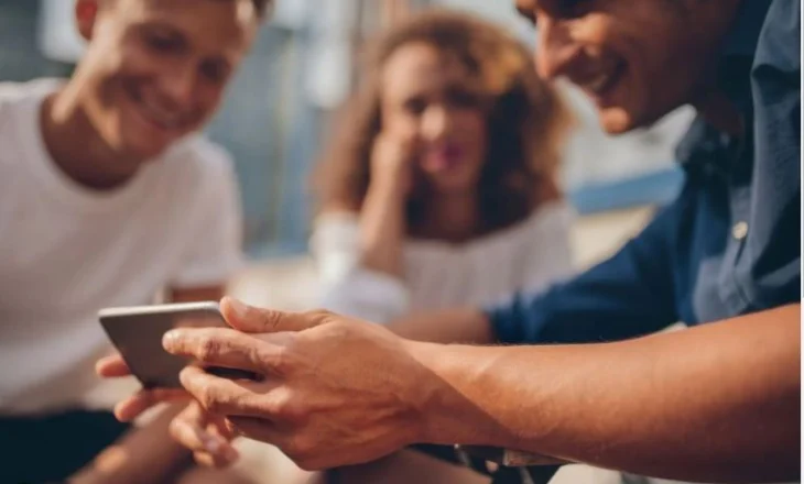 Rrjetet sociale: Cirku i zilisë, luksit, dukjes