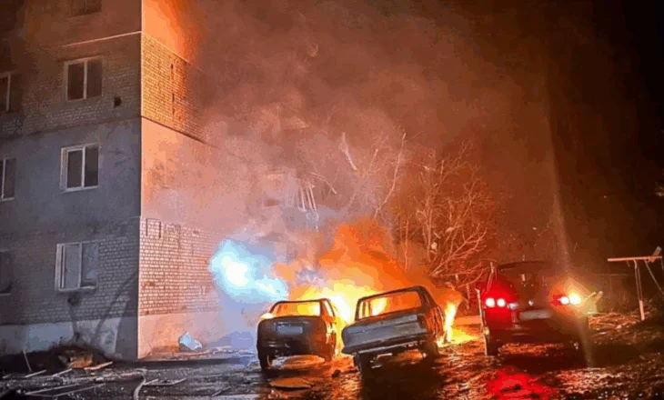 Rusia kryen sulme vdekjeprurëse në Ukrainë teksa Zelensky niset drejt Parisit në kërkim të armëve