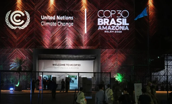 Samiti për klimën në Brazil, miratohet marrëveshja jo-detyruese për të reduktuar lëndët djegëse fosile