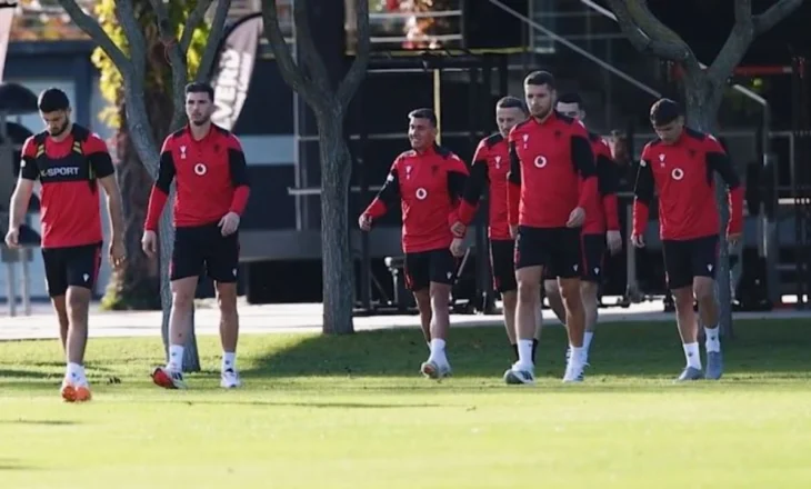 Seanca e parë stërvitore e Kombëtares shqiptare para duelit me Andorrën, grupit i mungojnë 3 lojtarë…  