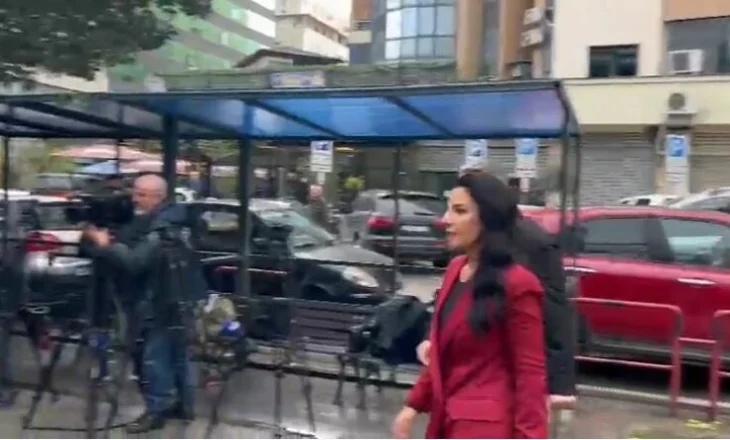 Seanca për Belinda Ballukun dhe 2 vartësit e saj, GJKKO tërhiqet për vendim