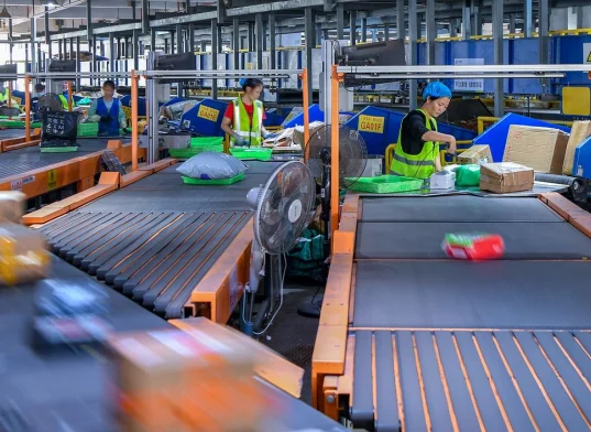 Sektori i dërgesave ekspres shënon rritje të qëndrueshme në periudhën janar-tetor