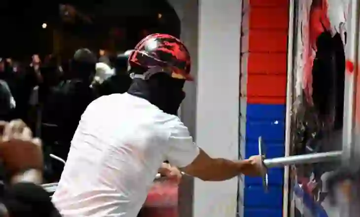 Serbi: Pranimi i dhunës bllokon demokratizimin