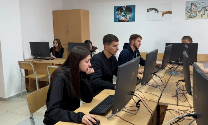 Sfida e nxënësve që kërkojnë arsim dhe punë / Çdo ditë nga Kukësi në…