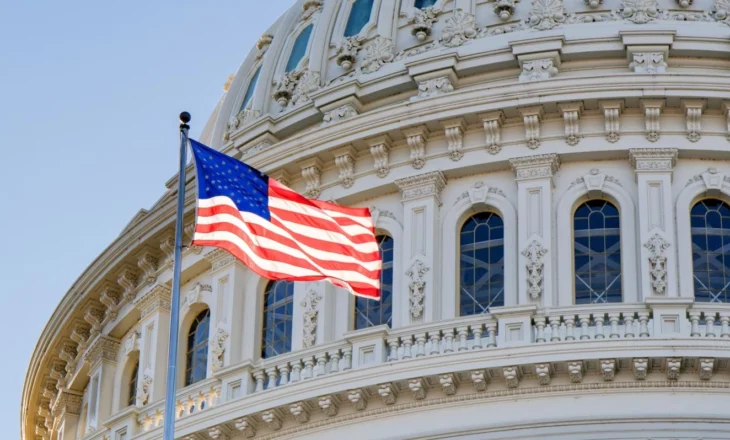 SHBA/Senati zhbllokon qeverinë, disa demokratë bashkojnë votat me republikanët