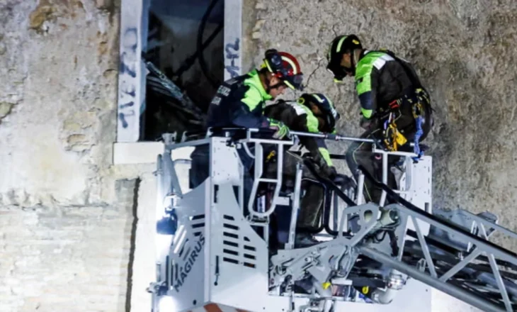 Shembja e kullës në Romë, ndërron jetë punëtori pas 11 orësh nën rrënoja