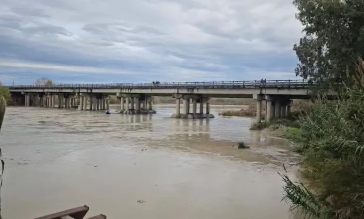 Shira të rrëmbyeshëm, Vjosa arrin në pikën 5 metra