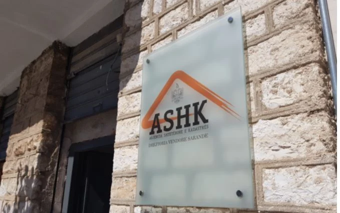 Shkarkohet nga detyra drejtori i AKSH Sarandë, zbardhet shkaku