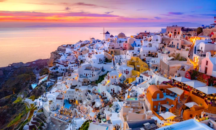 Shkencëtarët zbulojnë misterin e tërmeteve që goditën Santorinin