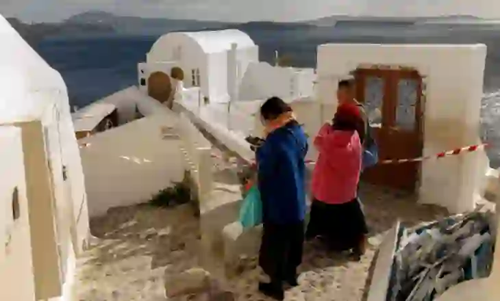 Shkencëtarët zbulojnë shkakun e tërmeteve në Santorini