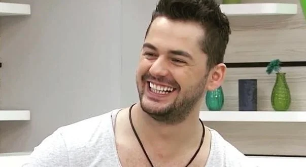 Shpat Kasapi u shua në moshën 40-vjeçare, Arbana Osmani: Faleminderit për muzikën, energjinë dhe buzëqeshjet e pakursyera qe na ke dhuruar