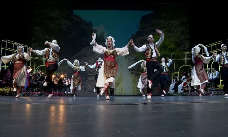 “Shqipëri o nëna ime”, ansambli kombëtar i këngëve dhe valleve nis provat për premierën në muajin e festave