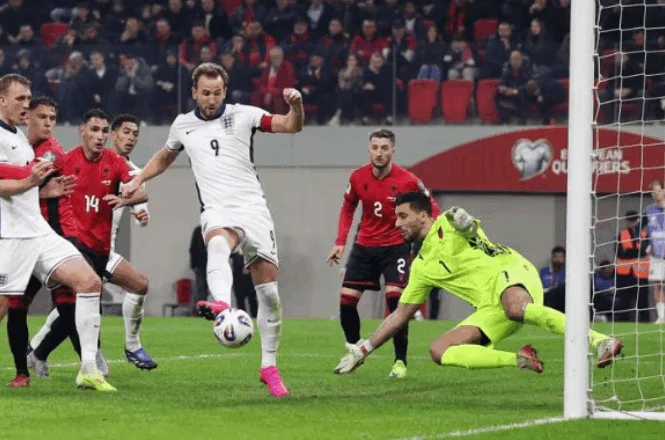 Shqipëria luan futboll, Anglia shënon golat! “Tre Luanët” kafshojnë shqiponjat, humbje që nuk dhemb