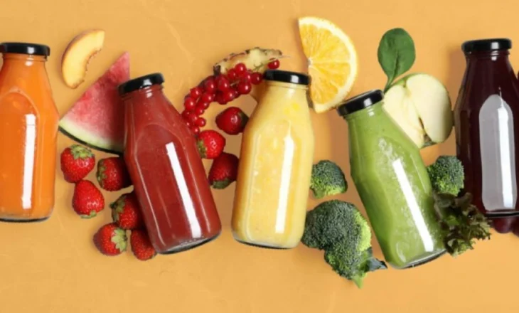 Si të përgatisni në shtëpi lëngjet më të mira për pastrimin e trupit