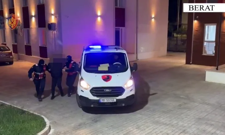 Siguronin kanabis dhe e “sistemonin” me doza në shtëpi për ta shitur, arrestohet 21-vjeçari në Berat