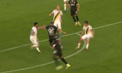 Silvinjo e ka harruar/ Seferi sulmuesi më në formë i Shqipërisë