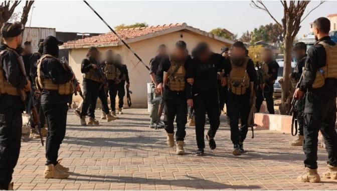 Siria nis “luftën” ndaj ISIS, arrestohen 71 persona: Ishin kriminelë të shpallur në kërkim, sekuestruam armë dhe eksplozivë