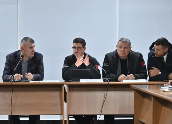 Situata e motit në vend/ “Orë të vështira”- Vengu: Ja zonat më me risk, në fshatin ku u shemb ura do të…