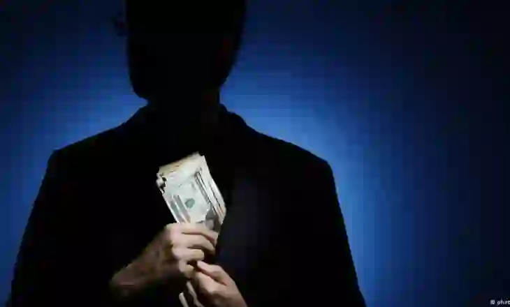 Skandal korrupsioni në Ukrainë, në krye bashkëpunëtori i ngushtë i Zelenskit