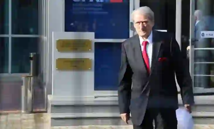 SPAK e thirri për të dëshmuar, Sali Berisha nuk paraqitet për 21 Janarin