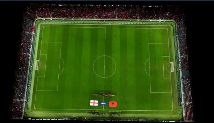 Starton dueli historik, shkelmohet topi i parë në “Arenën Kombëtare”