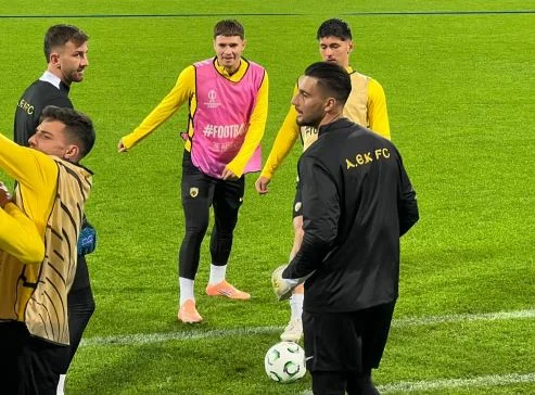 Strakosha në Itali, bashkë me te edhe ish-ët e Milanit, Interit e Juventusit