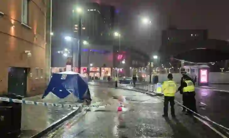 Sulm me thikë në qendër të Birminghamit, gruaja goditet në qafë, arrestohet autori