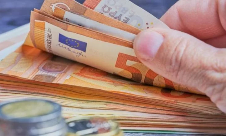 ‘Superleku’/ Valutat e mbyllin vjeshtën edhe më të dobëta, euro në pikiatë, ndikim edhe SEPA