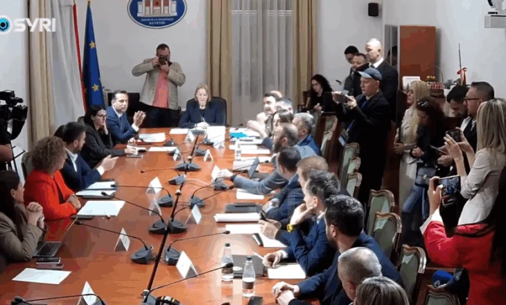 SYRI TV/ Balluku shmang llogaridhënien në komision, Bardhi: Po fshihet si kriminele