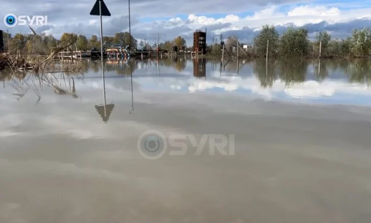 SYRI TV/ Fier – Uji tërhiqet, banorët presin vlerësimet: Dëmet janë të konsiderueshme