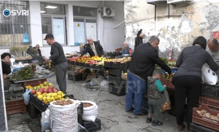 SYRI TV/ Qytetarët në Vlorë ankohen për çmimet: Rriten çdo vit pa arsye, shteti nuk bën asnjë kontroll