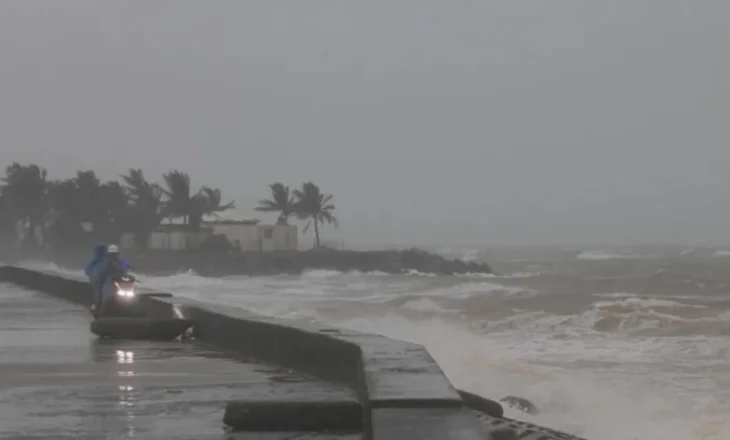 Tajfuni i fuqishëm “mbërthen” Vietnamin, autoritetet nën alarm, në Filipine të paktën 114 viktima