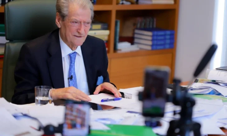 Të hënën protesta e opozitës, Berisha zbulon planin: Do hapim foltoren parlamentare qytetare para kryeministrisë, një herë në javë do të…