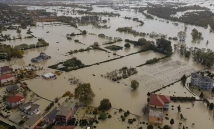 Të mërkurën rikthehen reshjet në disa qarqe, ja zonat që rrezikojnë