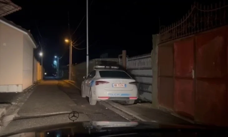 Të shtëna me armë në një banesë në Elbasan, policia në kërkim të autorit