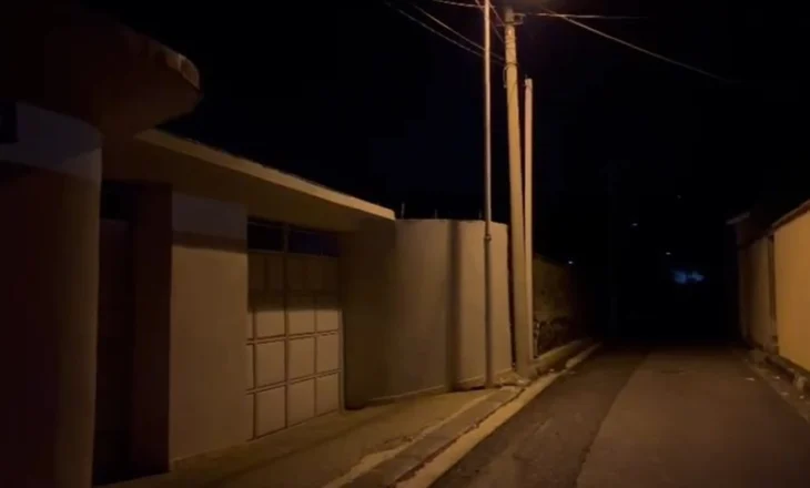 Të shtënat me armë në Elbasan, dinamika: 2 persona në procedim, njëri prej tyre fshiu pamjet e kamerave, si nisi konflikti…