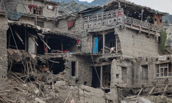 Tërmet i fuqishëm godet Afganistanin, të paktën 20 të vdekur dhe qindra të plagosur