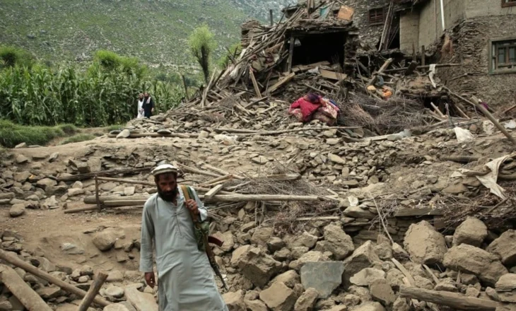Tërmeti 6.3 ballë “shkund” Afganistanin, 20 viktima e mbi 300 të plagosur
