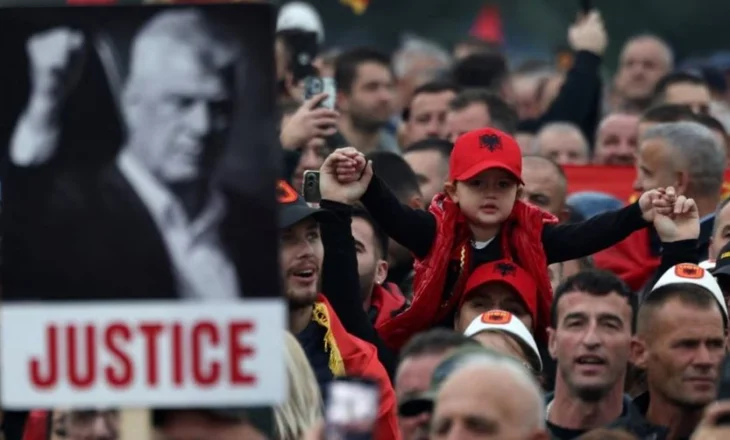 Thirrjet kundër gjyqit ndaj ish-krerëve të UÇK-së arrijnë në Strasburg