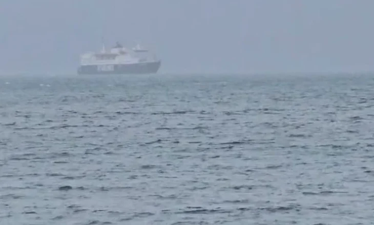 Trageti Vlorë-Brindisi rrezikon të përplaset nga era e fortë, 174 pasagjerë “bllokohen” në det të hapur