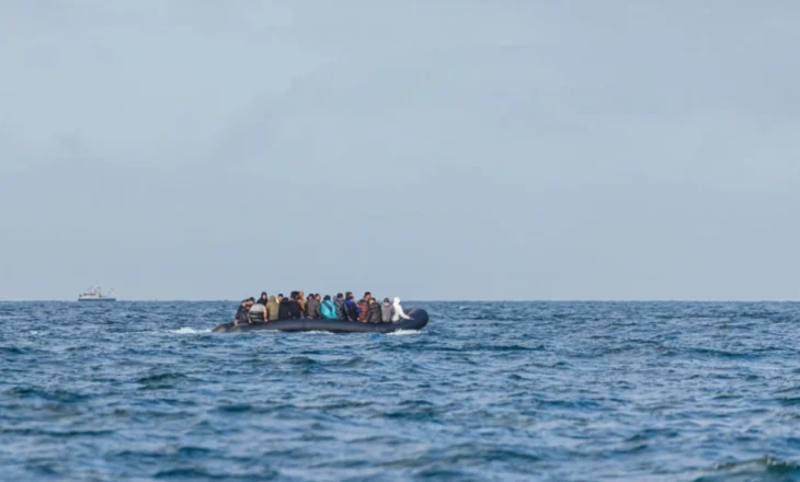 Tragjedi në brigjet e Malajzisë, përmbyset varka me 90 emigrantë, një i vdekur dhe dhjetëra të zhdukur