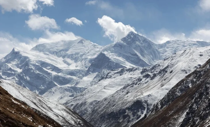 Tragjedi në Nepal, orteku godet bazën e alpinizmit, 7 viktima dhe 5 të plagosur