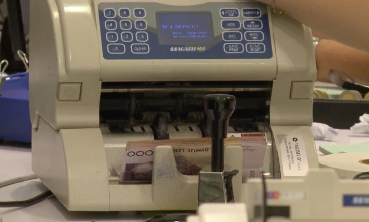 Transaksionet bankare, në nivele rekord/ BSH: 1.3 trilionë lekë lëvizje në tetor