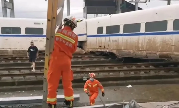 Treni përplas punëtorët në Kinë, vriten 11 persona