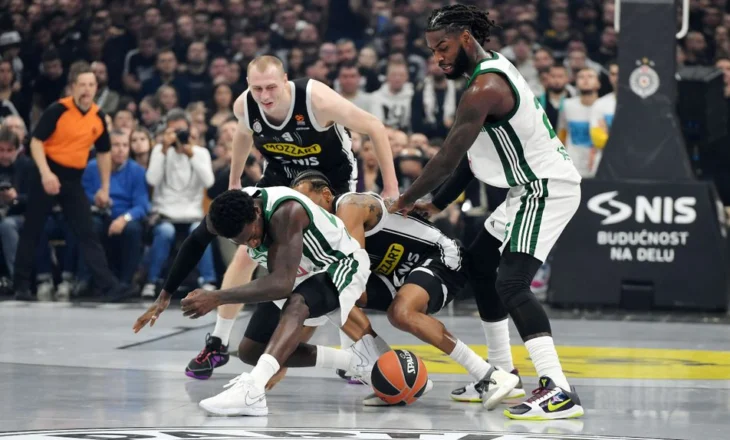 Tri skuadra udhëheqin Euroleague pas raundit të 13-të, fitojnë edhe Fenerbahce, Real e Barça